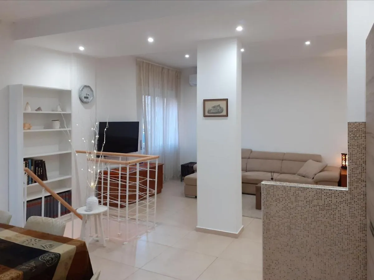 Casa Galante Ostia Centro Apartment