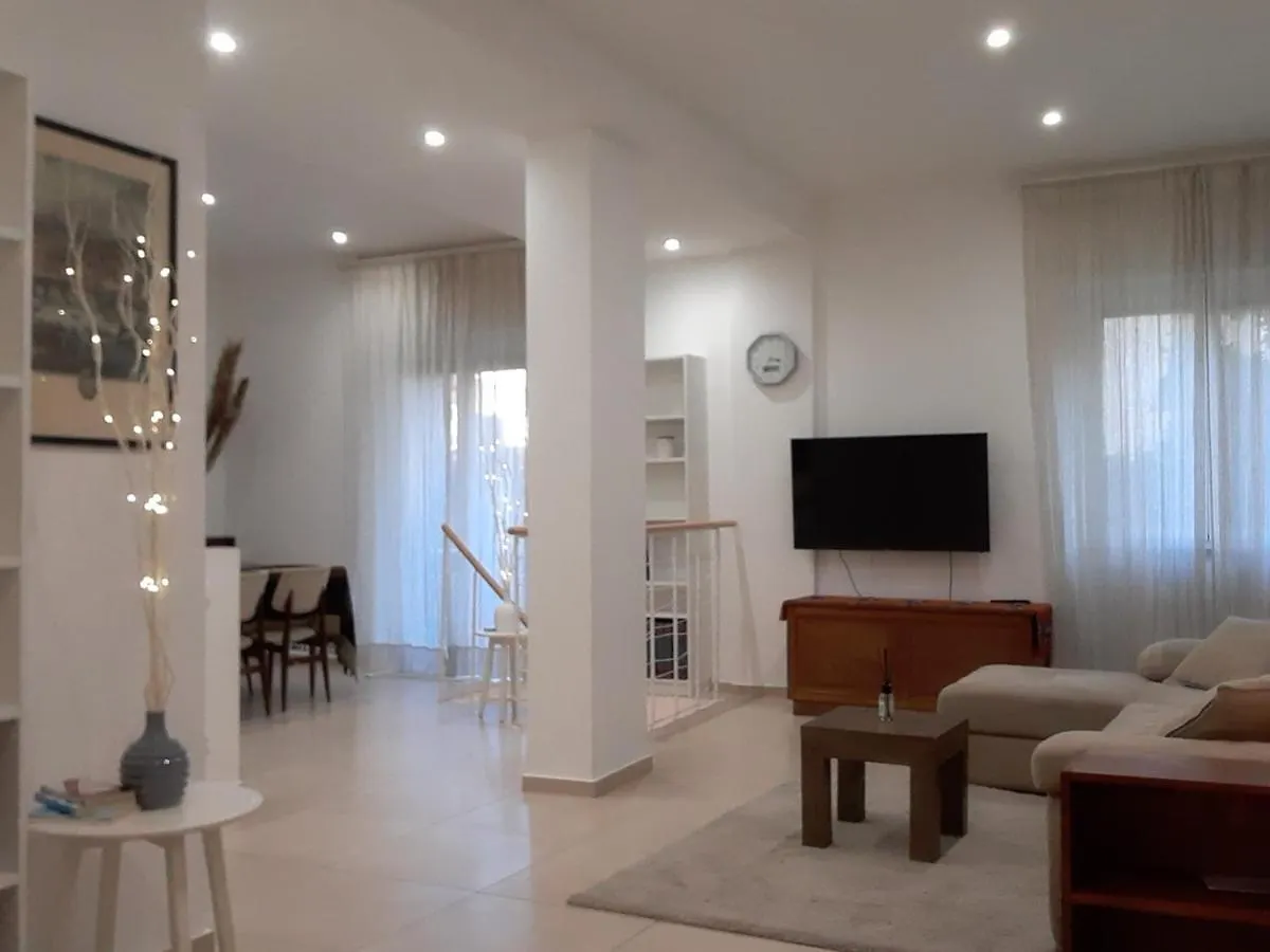 Casa Galante Ostia Centro Apartment